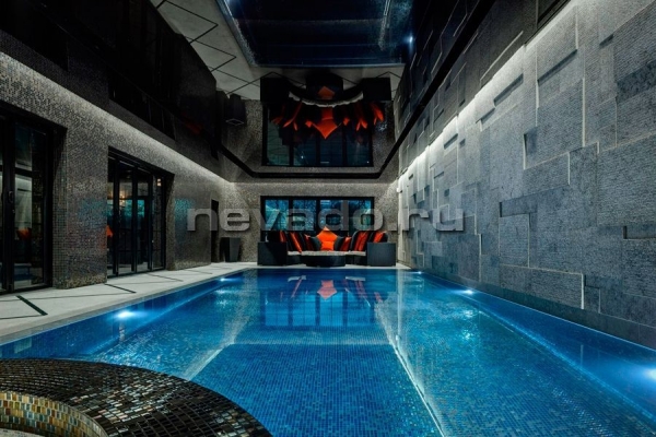 Потолки в бассейне