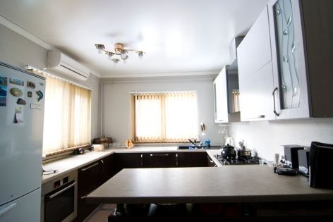 Потолки в коттедже