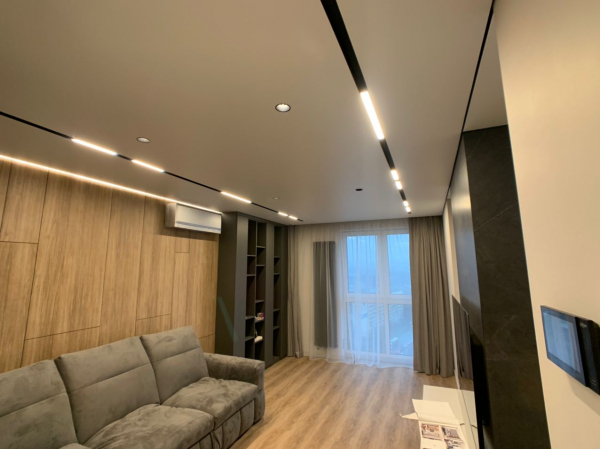 Потолок в гостиной