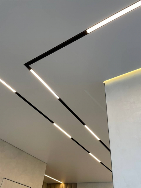 Трековая система SLOTT в коридоре