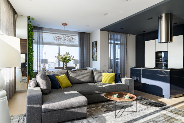 Бесщелевой потолок в гостиной